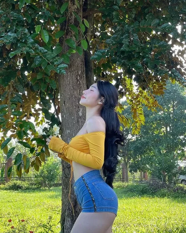 Chiêm ngưỡng vẻ đẹp của gái xinh trong những bộ quần jean thời thượng.