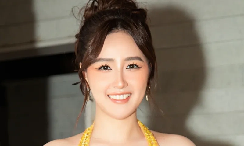 Cùng chiêm ngưỡng khoảnh khắc đăng quang tuyệt vời của Mai Phương Thúy vào năm 2006.