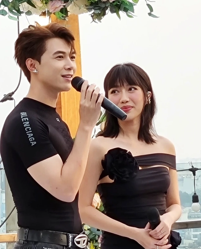 Diệu Nhi và Anh Tú luôn khiến người hâm mộ ngưỡng mộ với tình yêu đẹp của mình.