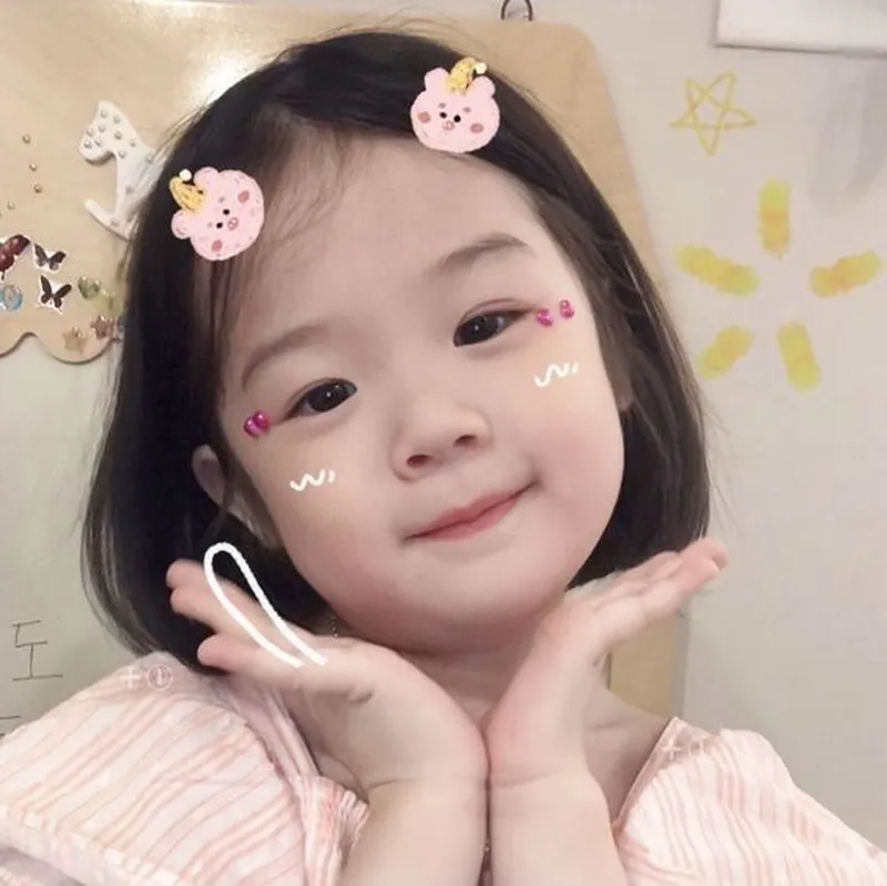 Avatar em bé cute hài hước sẽ mang đến một không khí vui nhộn và đáng yêu cho trang cá nhân của bạn