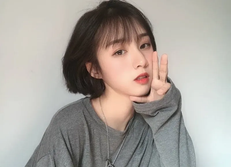 Khám phá avatar gái xinh tóc ngắn đeo kính, quyến rũ và cá tính