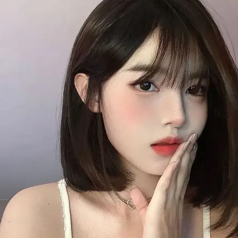 Gái xinh tóc ngắn ngang vai với vẻ ngoài năng động, dễ thương và cá tính