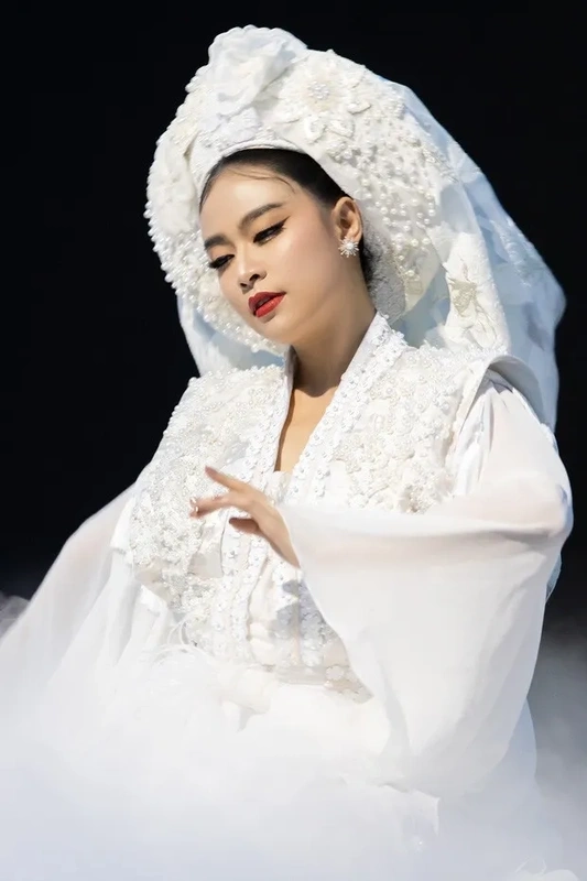 Gil Lê và Hoàng Thùy Linh tạo nên những khoảnh khắc đáng nhớ trong làng nhạc Việt.