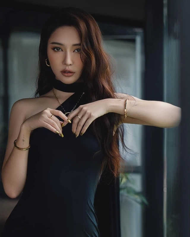 Nhạc em Bích Phương nhẹ nhàng, dễ nghe, luôn mang đến cảm giác thư giãn và gần gũi.