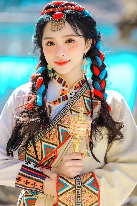 Trước khi chuyển giới, Hương Giang là một gương mặt quen thuộc với nhiều người, khám phá Hương Giang thời kỳ đầu.
