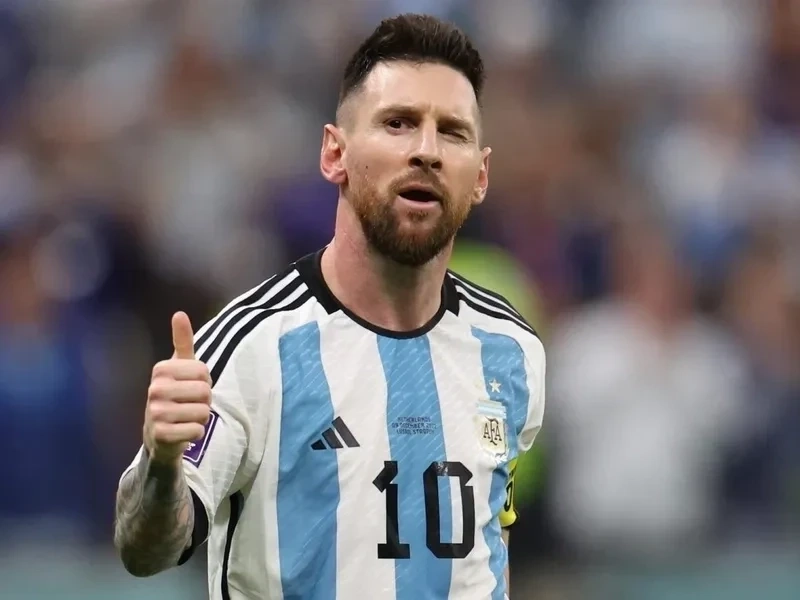 Messi khóc meme khiến người hâm mộ không ngừng xúc động và cười.