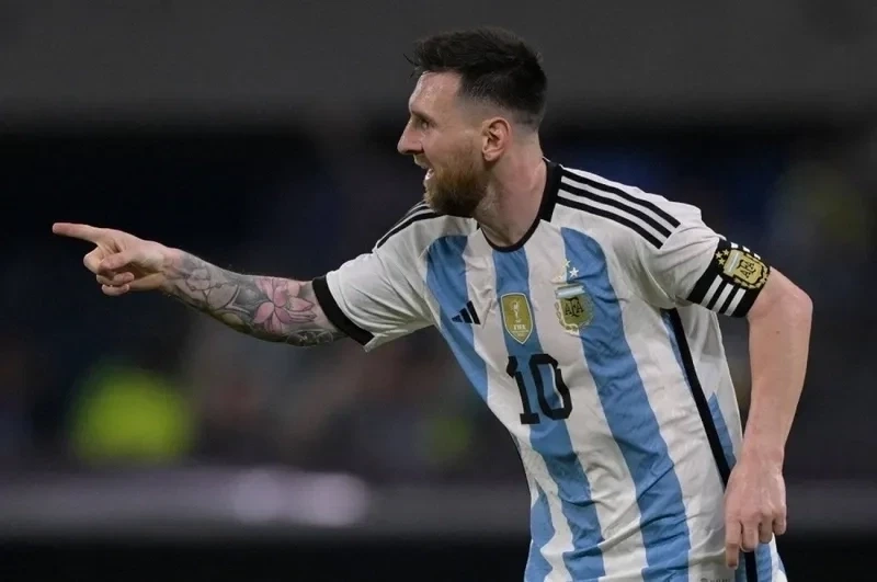 Messi chiquito meme với hình ảnh dễ thương khiến người hâm mộ phải cười.