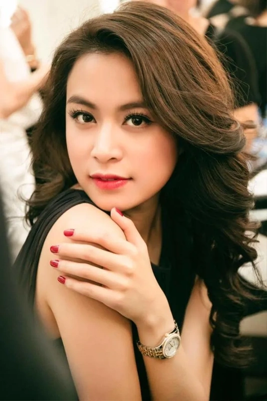 Tất cả bí mật về chuyện tình yêu và cuộc sống hôn nhân của Hoàng Thùy Linh.