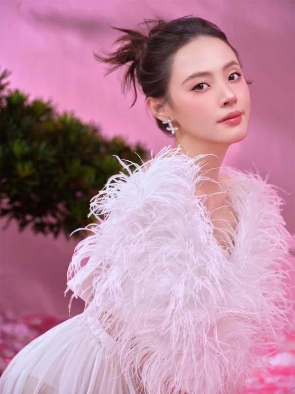 Cùng tìm hiểu về người đang quen Midu, một trong những người đẹp nổi bật của showbiz Việt.