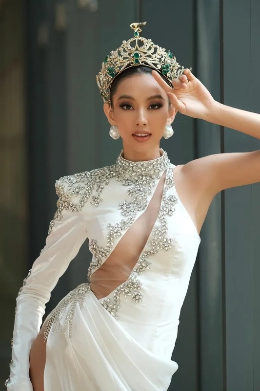 Nguyễn Trúc Thủy Tiên, Hoa hậu Hòa Bình, không chỉ xinh đẹp mà còn tài năng trong nhiều lĩnh vực.