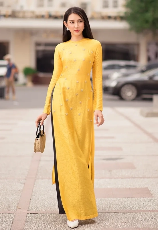 Nguyễn Thúc Thùy Tiên giữ gìn vóc dáng cân đối với chế độ ăn uống khoa học, luôn tỏa sáng trong mọi khoảnh khắc.
