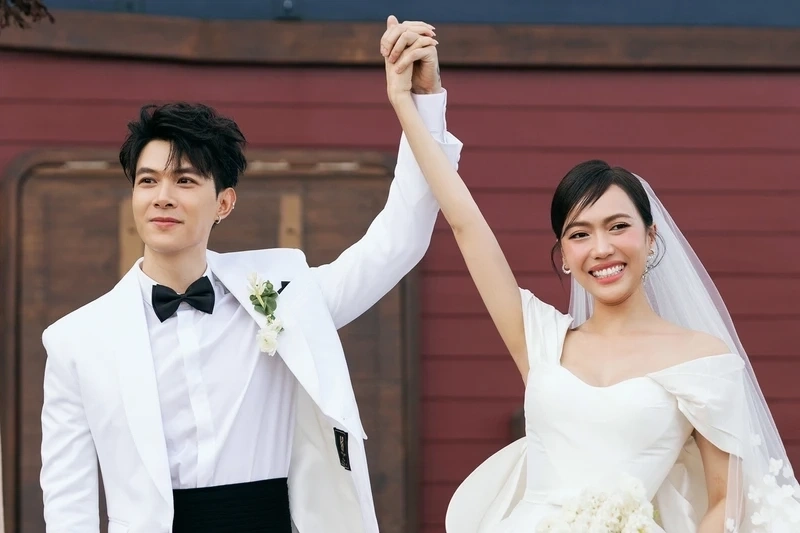 Diệu Nhi và Anh Tú khoe sắc trong ngày trọng đại, một đám cưới đầy cảm xúc và đẹp như mơ.