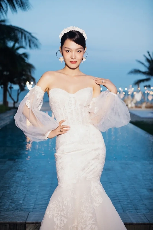 Minh Hằng đám cưới đã diễn ra trong sự hân hoan của bạn bè, người thân và những người yêu mến cô.