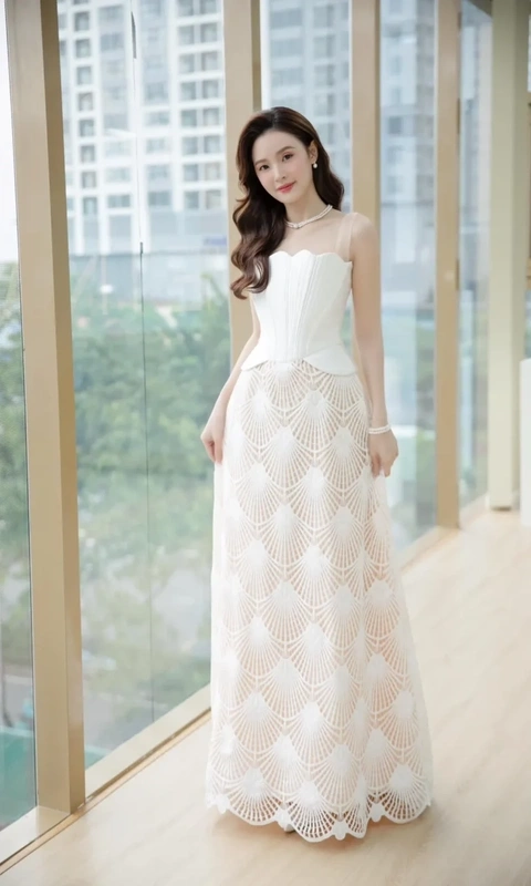 Đám cưới Midu khiến người hâm mộ không khỏi háo hức mong chờ từng thông tin chi tiết.