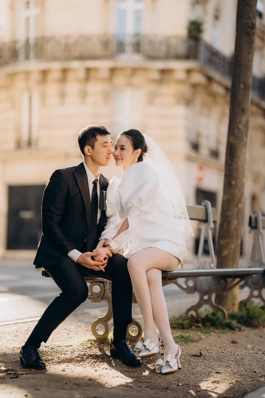 Diễn viên Mi Du chinh phục khán giả bằng tài năng và vẻ ngoài quyến rũ không thể bỏ qua.