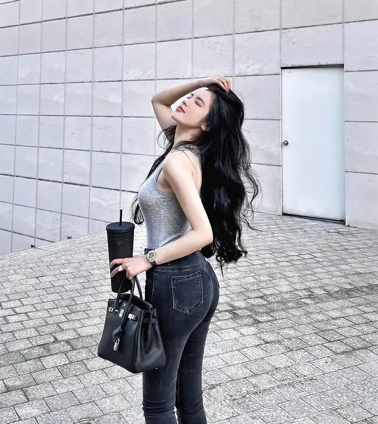 Tạo hình ngọt ngào của gái xinh, thu hút mọi ánh nhìn.