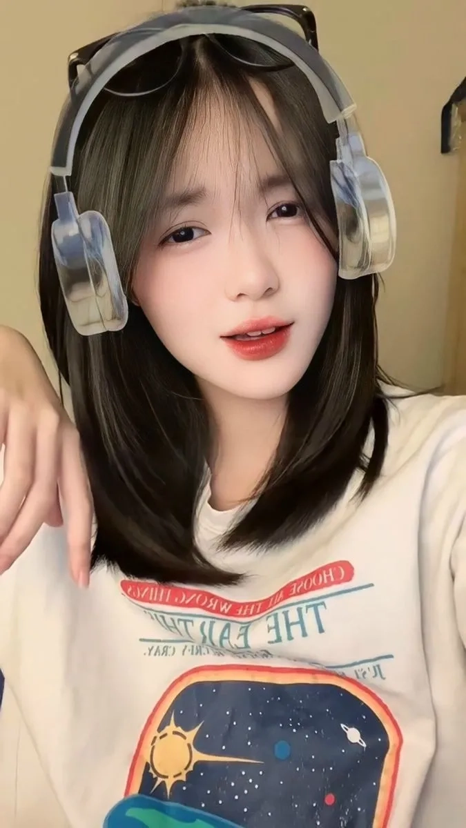 Tai nghe luôn là lựa chọn hoàn hảo cho những khoảnh khắc thư giãn.