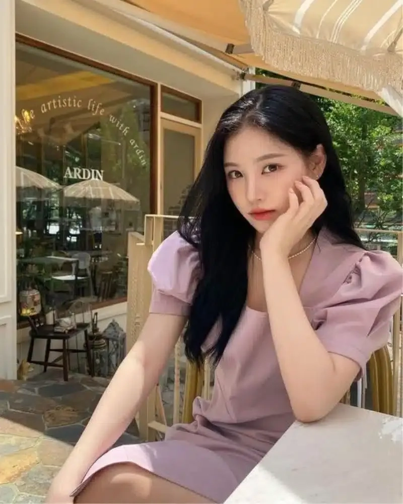 Váy ngắn sexy, giúp gái xinh khoe trọn vẻ đẹp quyến rũ.