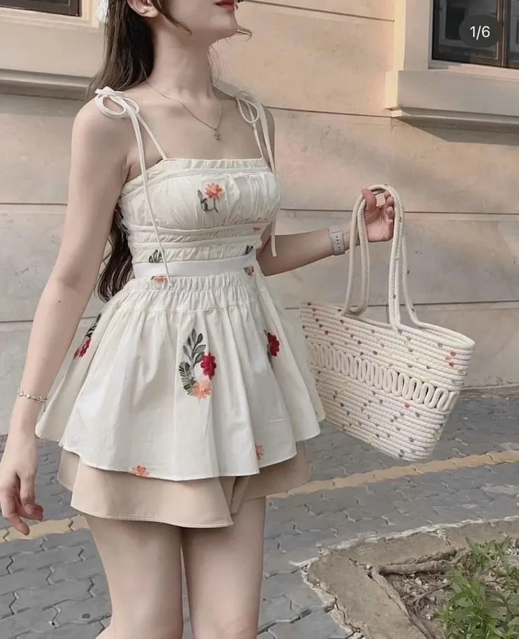 Cá tính thời thượng với áo croptop của gái xinh.