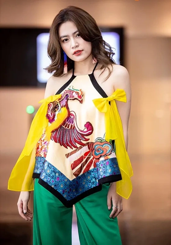 Nhạc gieo quẻ của Hoàng Thùy Linh mang đến một không gian âm nhạc đầy cảm xúc.