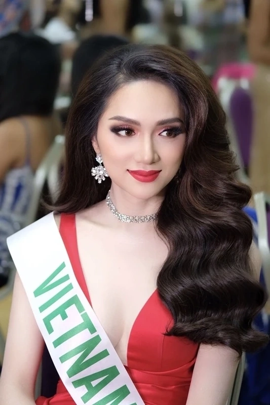 Nguyễn Hương Giang, tên thật của hoa hậu, đã trở thành biểu tượng sắc đẹp và sức mạnh của cộng đồng LGBT.