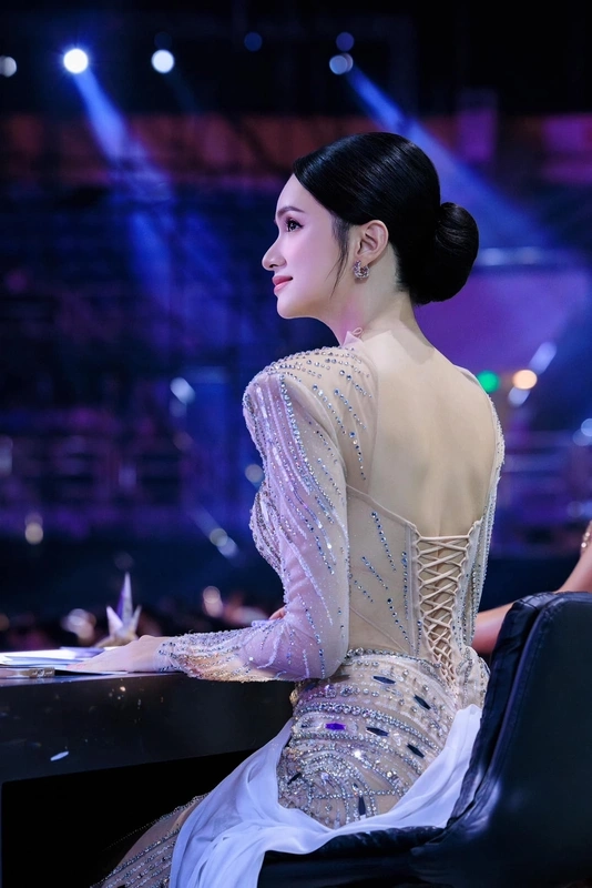 Cùng khám phá mối quan hệ đáng ngưỡng mộ giữa Matt Liu và Hương Giang, một cặp đôi nổi tiếng trong cộng đồng.