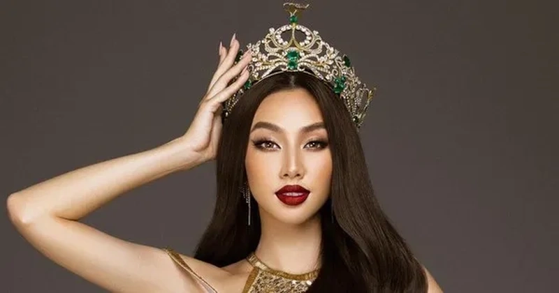 Hoa hậu Hòa Bình Thủy Tiên là niềm tự hào của Việt Nam với phong cách nhẹ nhàng nhưng đầy quyến rũ.