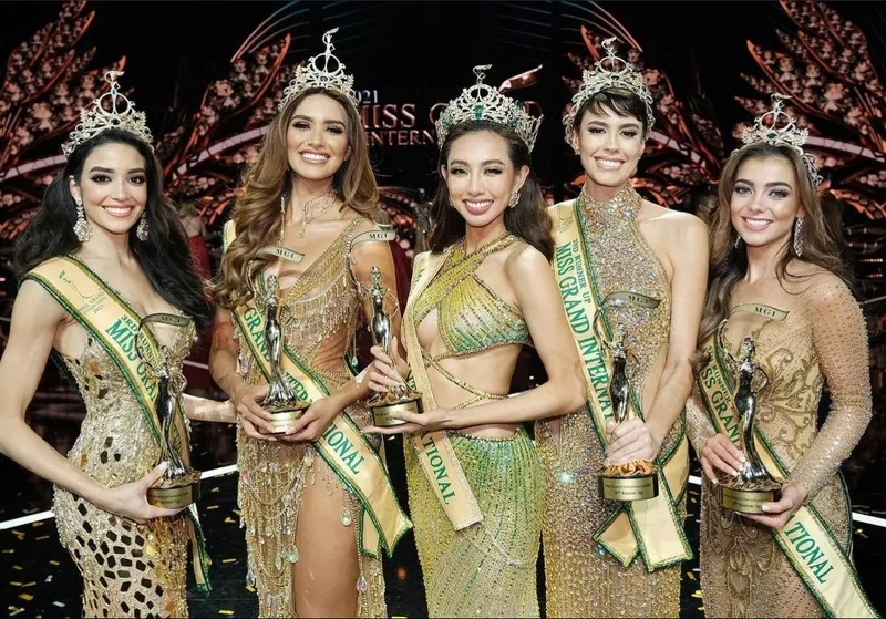 Thủy Tiên, Hoa hậu Hòa Bình Thế Giới, xứng danh là đại diện của sắc đẹp và trí tuệ.