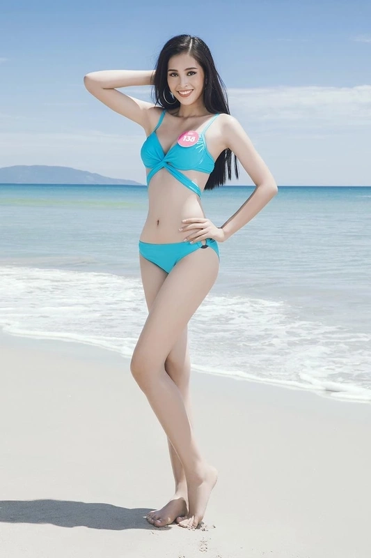 Hoa hậu Trần Tiểu Vy xuất hiện trong bikini, khoe vẻ đẹp quyến rũ đầy ấn tượng.