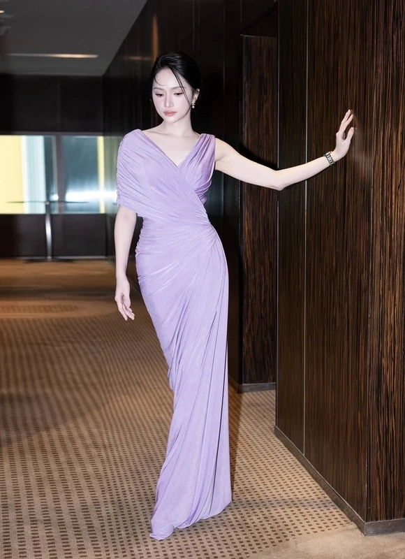 Không chỉ là một hoa hậu, Hương Giang còn là một thần tượng truyền cảm hứng cho hàng triệu người.
