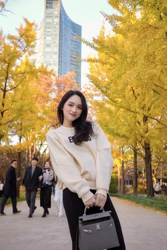 Chuyện tình của Hoa hậu Hương Giang và chồng cô luôn khiến công chúng tò mò và ngưỡng mộ.