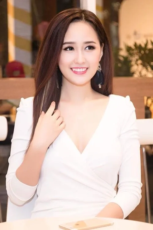 Tước vương miện Mai Phương Thúy - Câu chuyện vẫn gây tranh cãi nhiều năm qua.