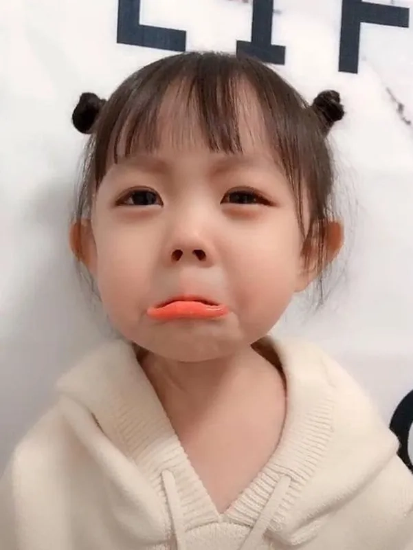 Em bé cute meme cực kỳ vui nhộn!