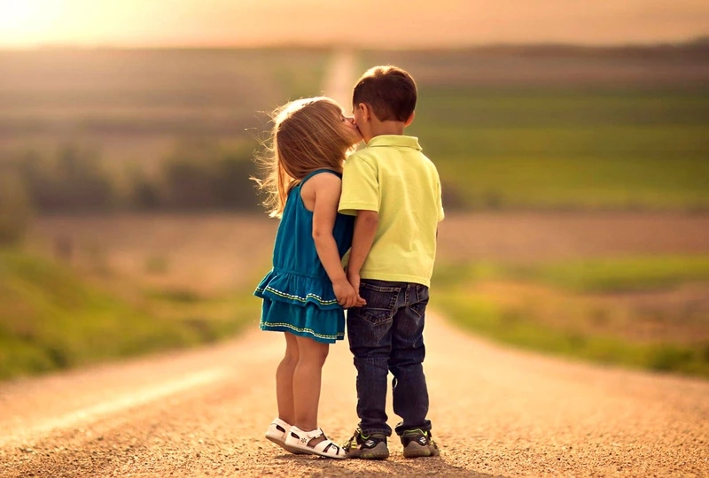 Now kiss meme này cực kỳ hài hước và dễ thương!