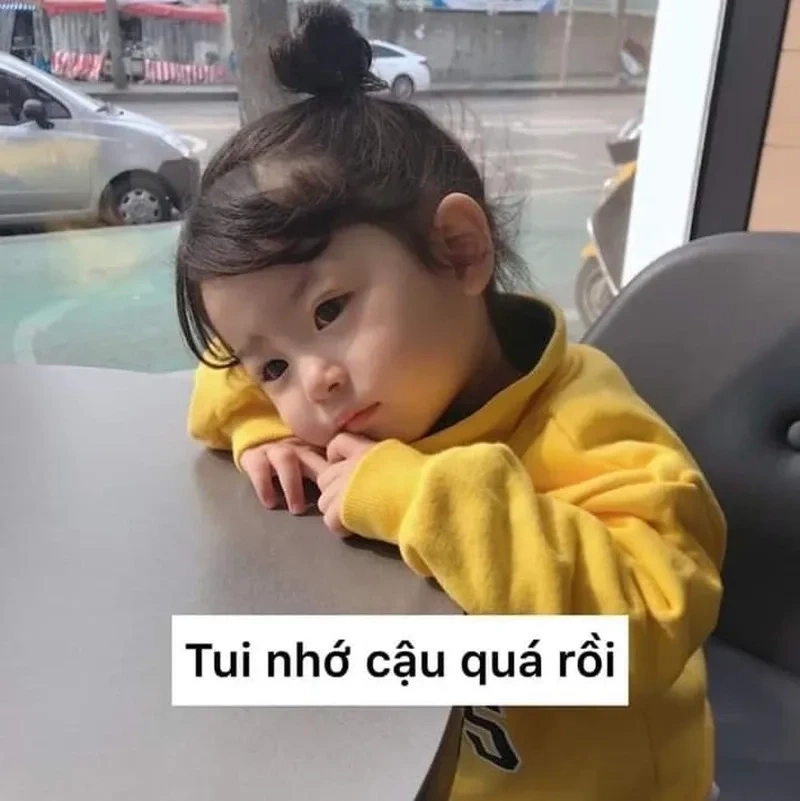 Nhắn ai kia nhớ ngủ sớm meme sẽ khiến bạn bật cười vì sự dễ thương.