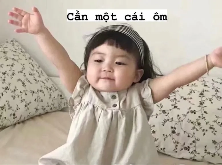 Một cái ôm ấm áp từ meme ôm ôm, chẳng có gì tuyệt vời hơn!