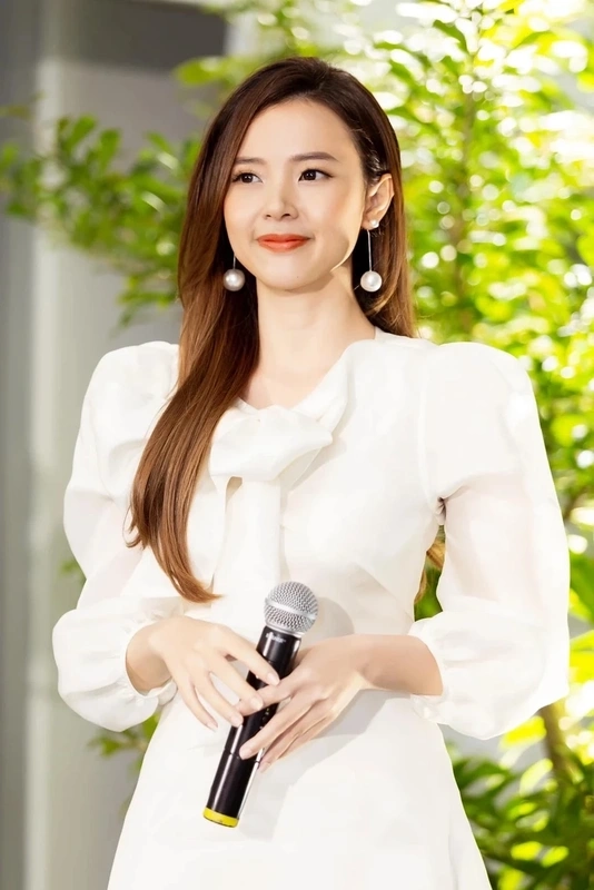 Tìm hiểu tiểu sử Midu, hành trình sự nghiệp đầy ấn tượng của nữ diễn viên, ca sĩ nổi tiếng.
