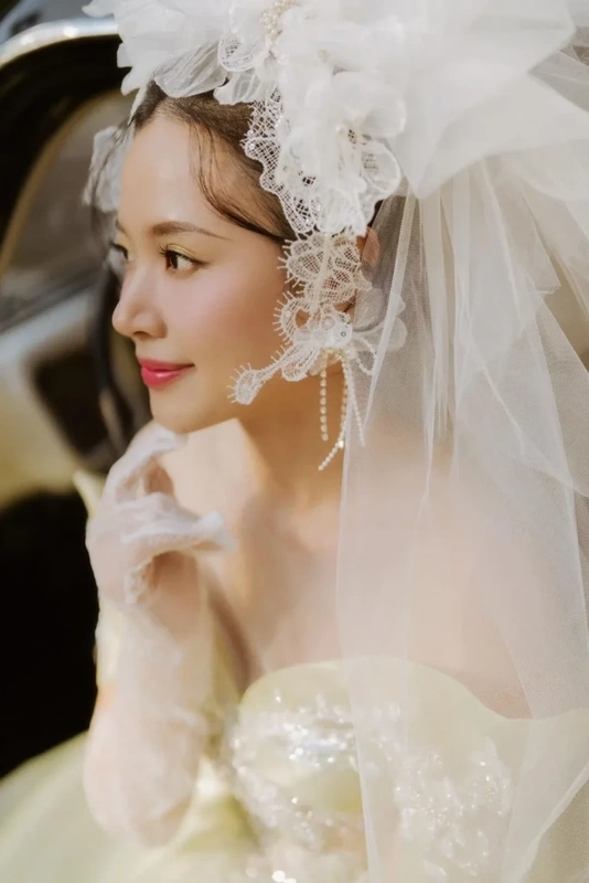Nụ cười của Midu luôn ngọt ngào và tươi sáng, làm tan chảy trái tim của bất kỳ ai.
