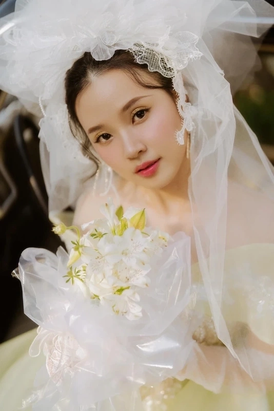 Chi Dân Midu từng có mối quan hệ tình cảm nổi tiếng, thu hút sự chú ý từ công chúng.