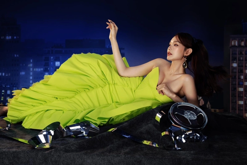 Minh Hằng vừa mới ra mắt sản phẩm âm nhạc khiến fan không ngừng xuýt xoa khen ngợi.