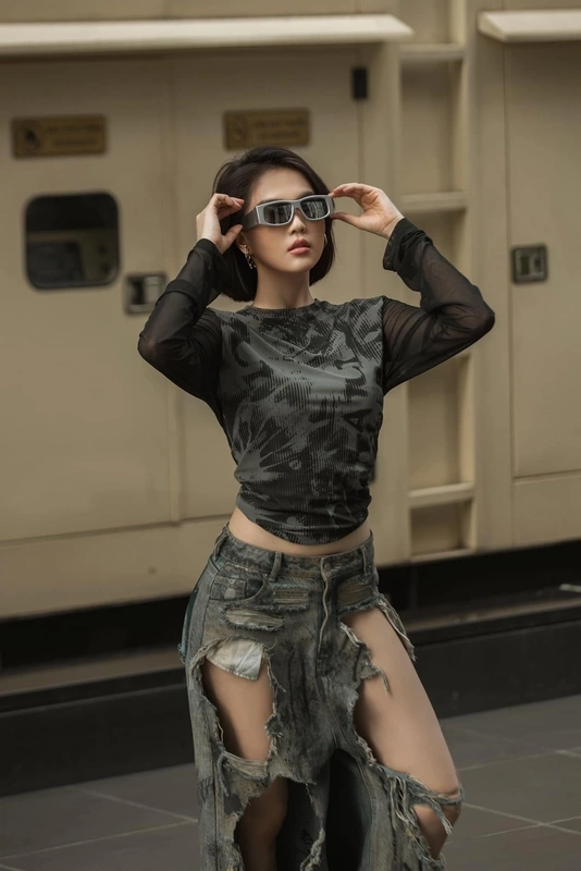 Ngọc Trinh ngày xưa với phong cách giản dị nhưng vẫn đầy lôi cuốn.