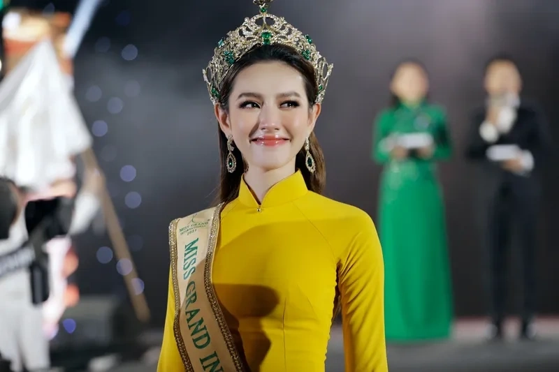 Hoa hậu Nguyễn Phúc Thủy Tiên, vẻ đẹp tự nhiên và tài năng vượt trội, làm rạng danh Việt Nam trên thế giới.