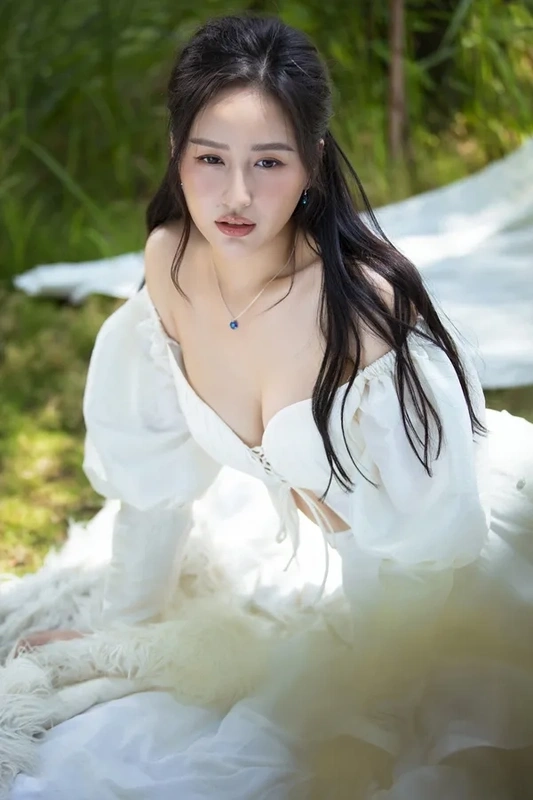 Tình bạn thân thiết giữa Mai Phương Thúy và Noo Phước Thịnh vẫn được công chúng ngưỡng mộ.