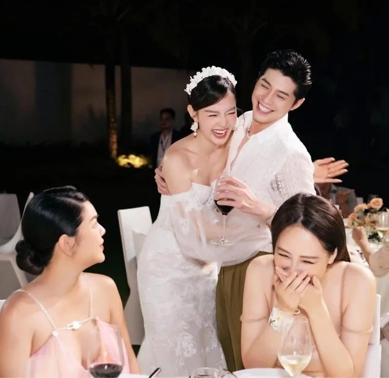 Chuyến gặp gỡ thân mật giữa Mai Phương Thúy và mẹ Noo Phước Thịnh gây ấn tượng mạnh mẽ.