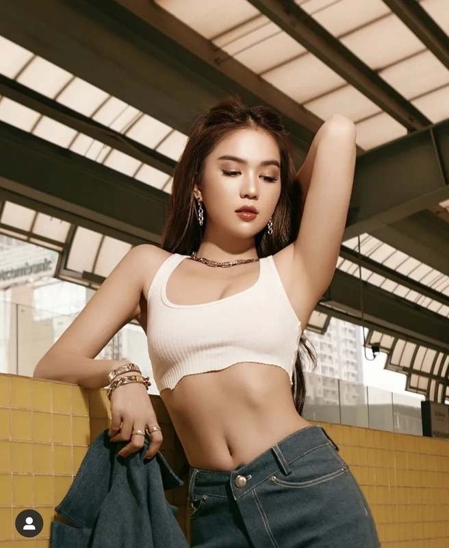 Ngọc Trinh, nữ hoàng nội y, luôn nổi bật với phong cách riêng biệt và gợi cảm.