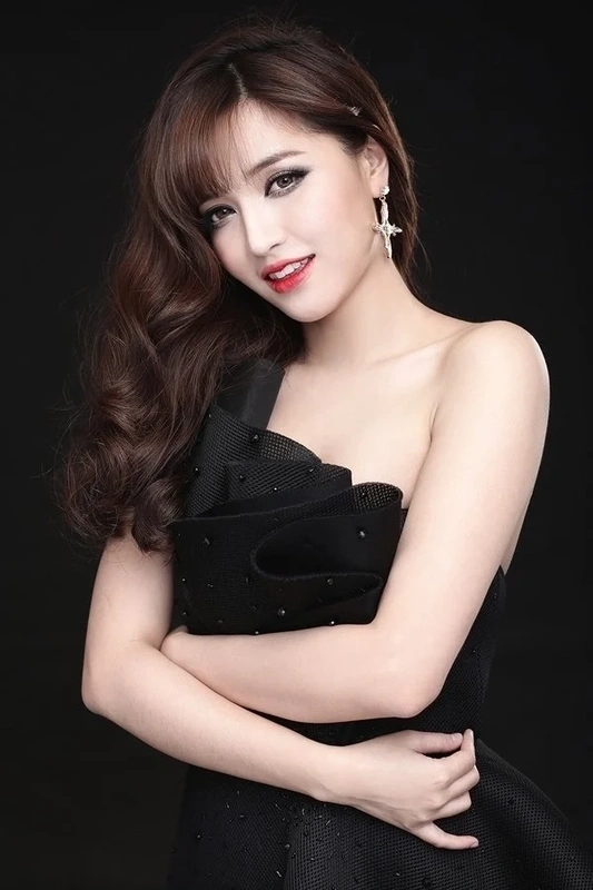 MV mới của Bích Phương luôn thu hút sự chú ý lớn từ cộng đồng mạng, mang đến những hình ảnh và giai điệu tuyệt vời.