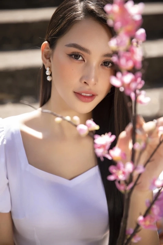 Vương miện Hoa hậu Tiểu Vy mang đến cho cô sự tự hào và vinh quang.