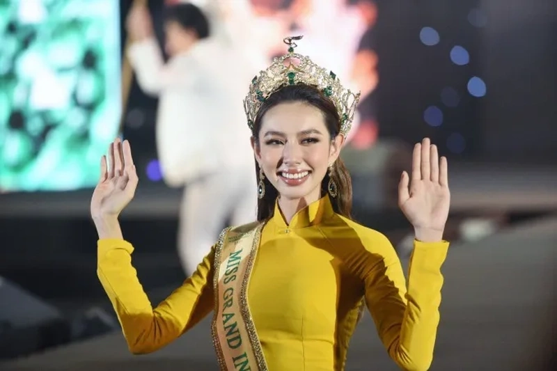 Theo dõi Facebook của Thùy Tiên để không bỏ lỡ bất kỳ khoảnh khắc thú vị nào từ Hoa hậu Hòa Bình.