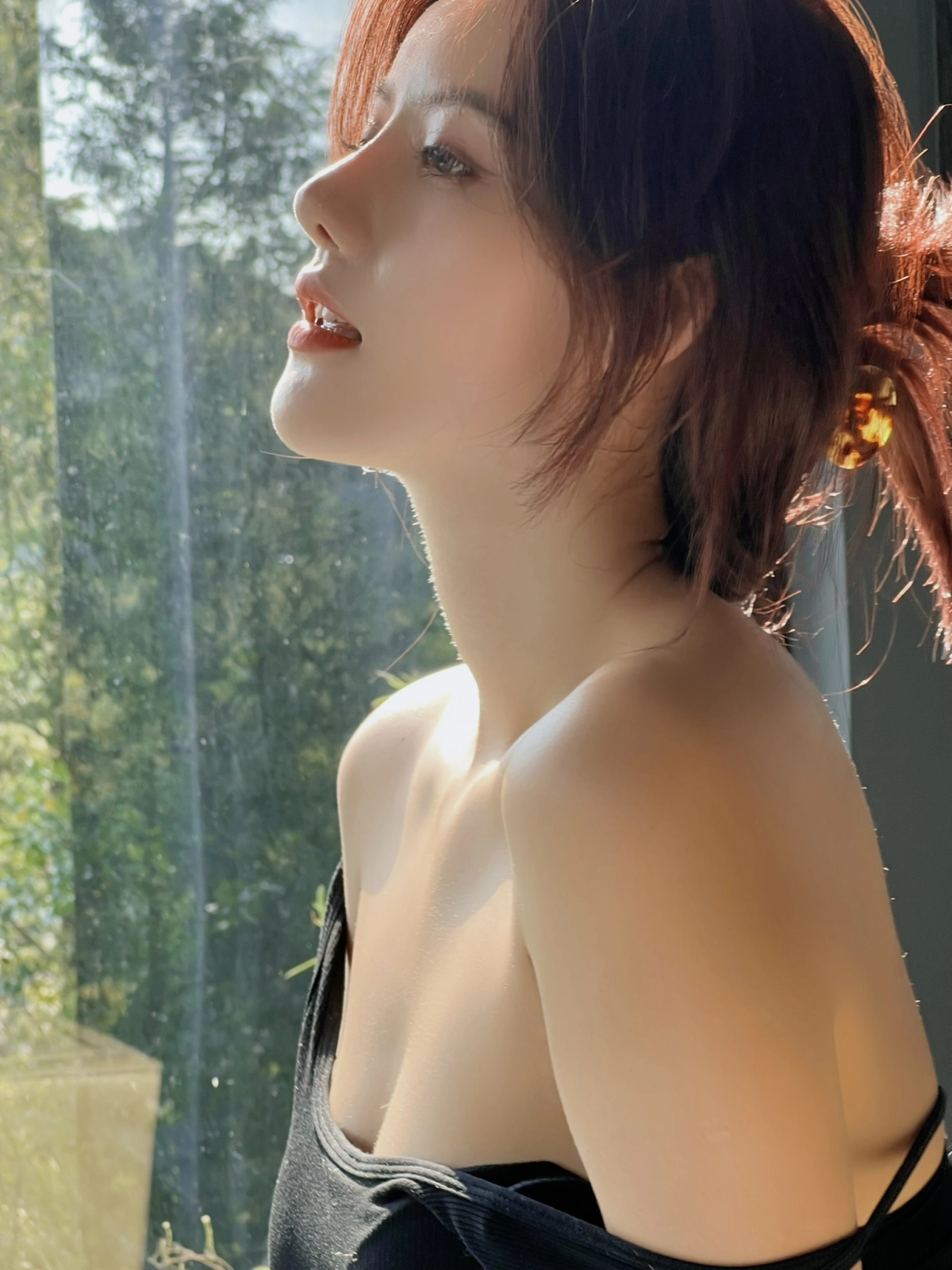 Aju quay lưng cong cháy nóng bỏng cuốn hút