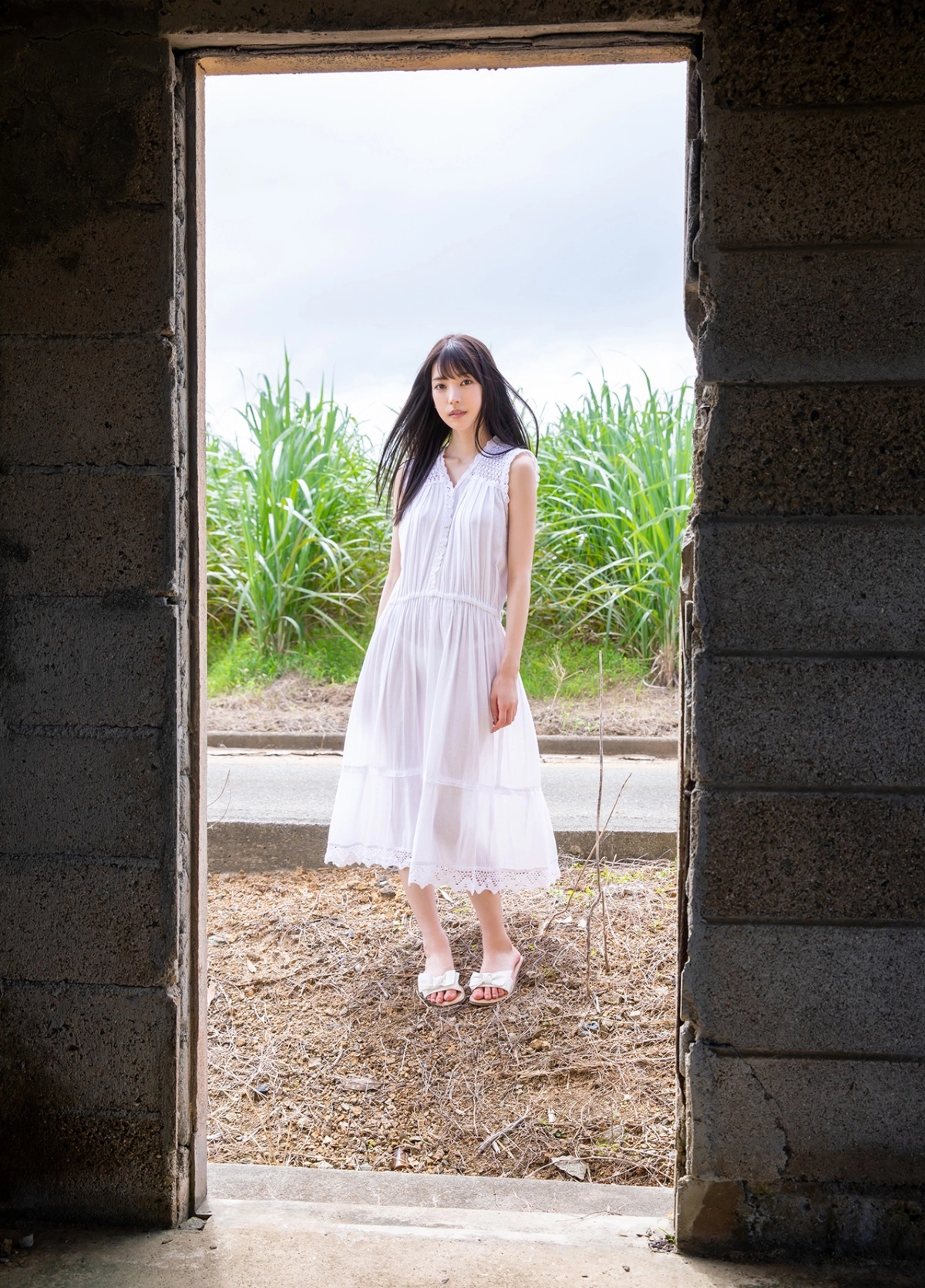 Kaede Karen quay lưng cong cháy nóng bỏng cuốn hút